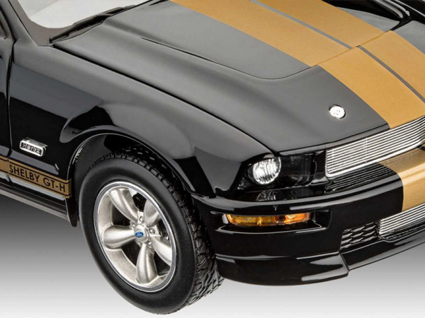 67665 Revell Подарочный набор с моделью автомобиля Ford Shelby GT-H, 2006 (1:25)