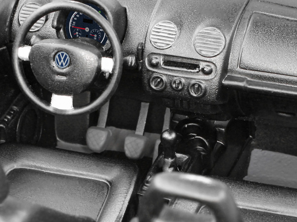 07643 Revell Автомобиль Volkswagen New Beetle (1:24)