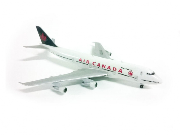 04210 Revell Пассажирский авиалайнер Боинг 747-200 (1:390)