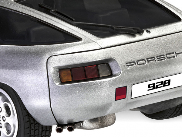 07656 Revell Автомобиль Porsche 928 (1:16)