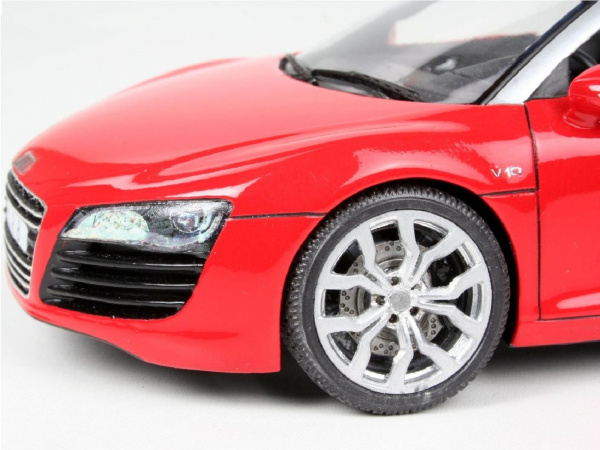 07094 Revell Автомобиль Audi R8 Spyder (1:24)