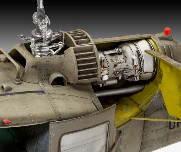 04960 Revell Вертолет Bell UH-1C (1:35)