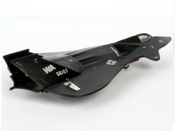 04051 Revell Истребитель F-19 Stealth (1:144)