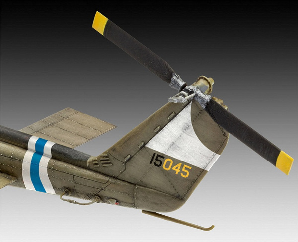 04960 Revell Вертолет Bell UH-1C (1:35)